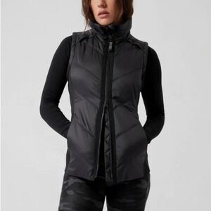 Athleta Rock Ridge PrimaLoft Vest Black size Large TALL